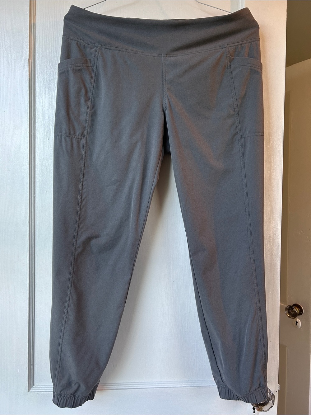 KUHL Grey Active Jogger Pants with Side Pockets Size M Short